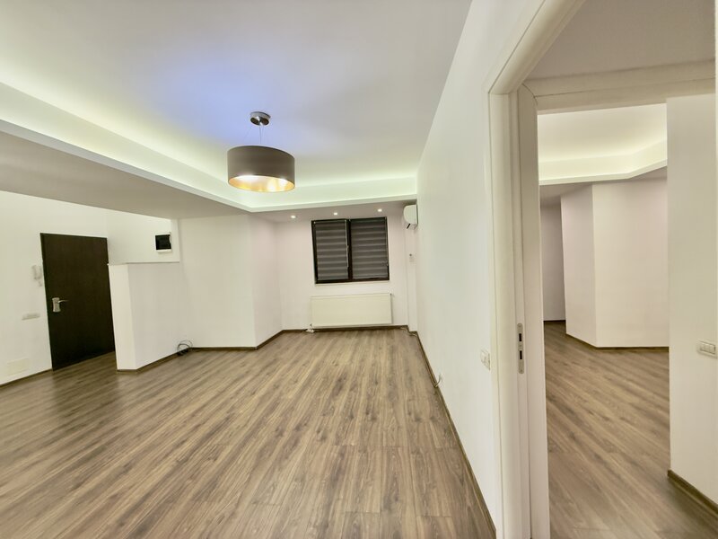 Unirii, Casa Poporului, Parcul Izvor, apartament 2 camere, bloc 2012.