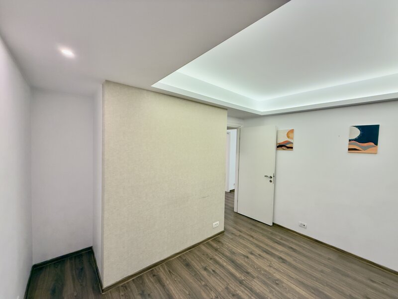 Unirii, Casa Poporului, Parcul Izvor, apartament 2 camere, bloc 2012.