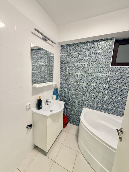 Unirii, Casa Poporului, Parcul Izvor, apartament 2 camere, bloc 2012.